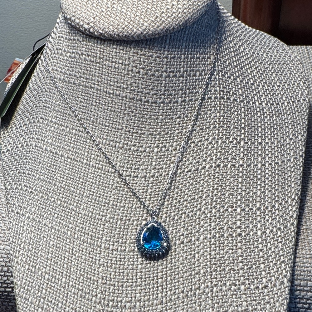 NWOT Kate Spade Blue Teardrop Pendant Necklace